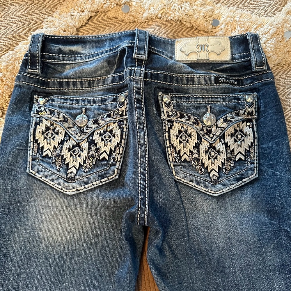 Miss Me Chloe midrise 26/34 boot cut jeans